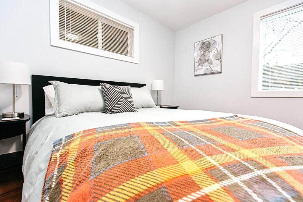 Esquimalt Lagoon Life Apartment Виктория Екстериор снимка
