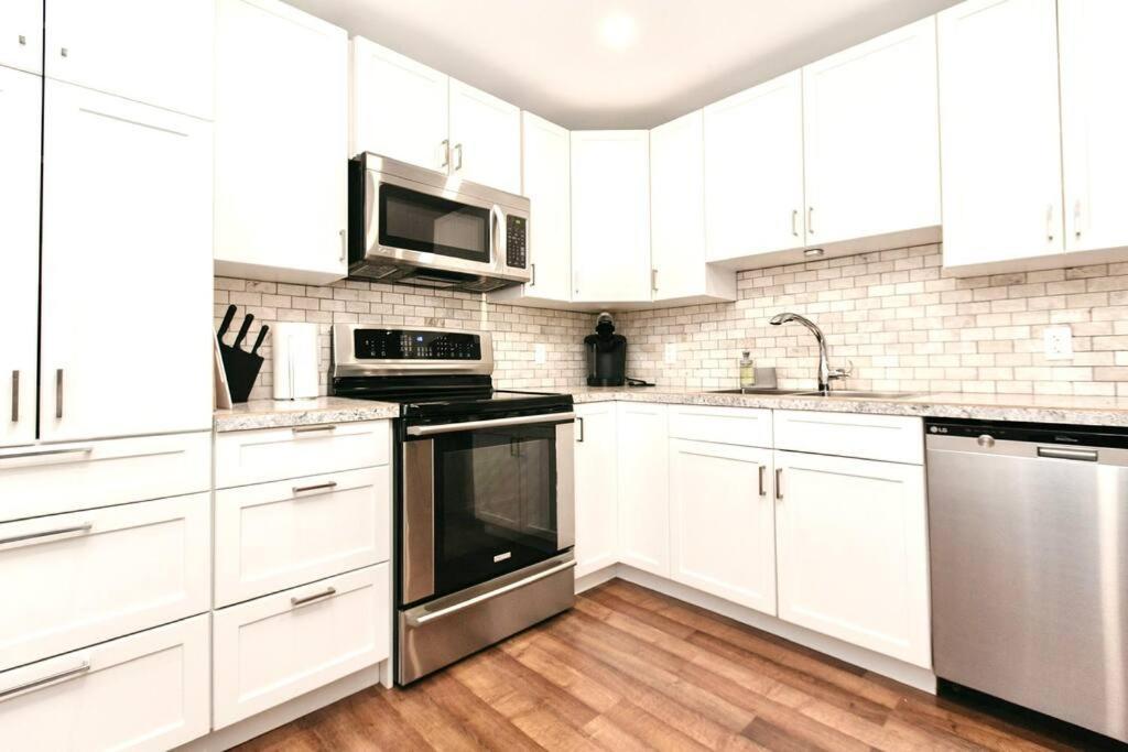 Esquimalt Lagoon Life Apartment Виктория Екстериор снимка
