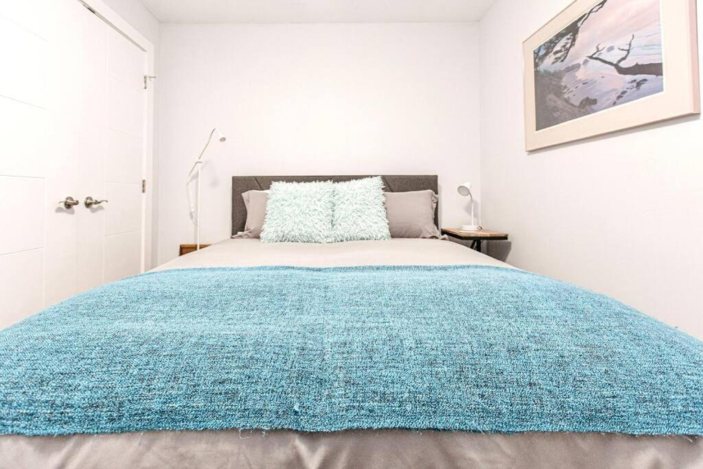 Esquimalt Lagoon Life Apartment Виктория Екстериор снимка