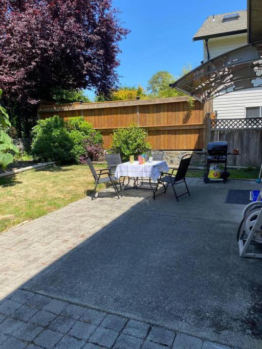 Esquimalt Lagoon Life Apartment Виктория Екстериор снимка