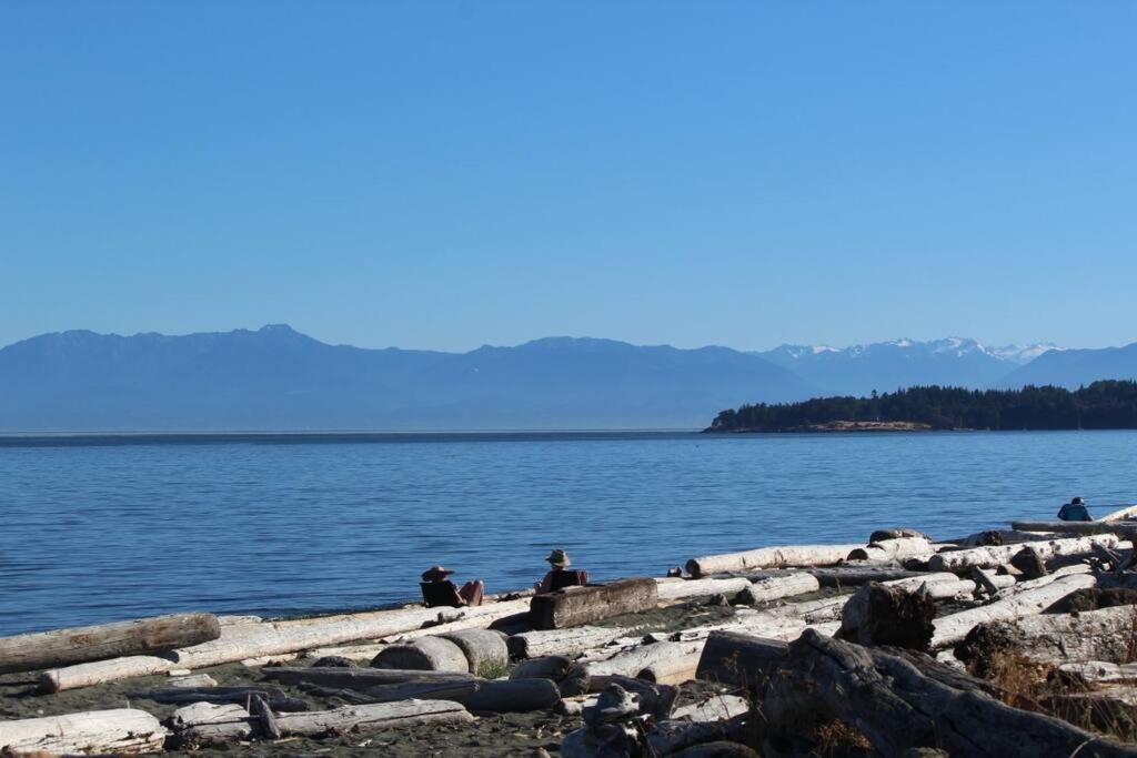 Esquimalt Lagoon Life Apartment Виктория Екстериор снимка